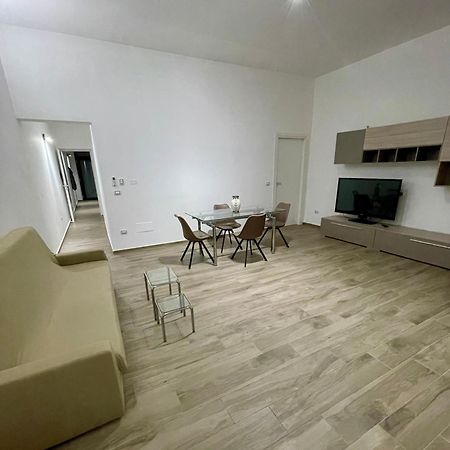 Cristina Home San Pietro Vernotico Buitenkant foto