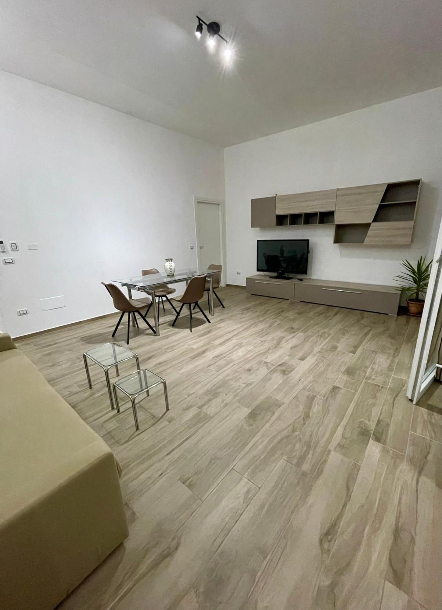 Cristina Home San Pietro Vernotico Buitenkant foto