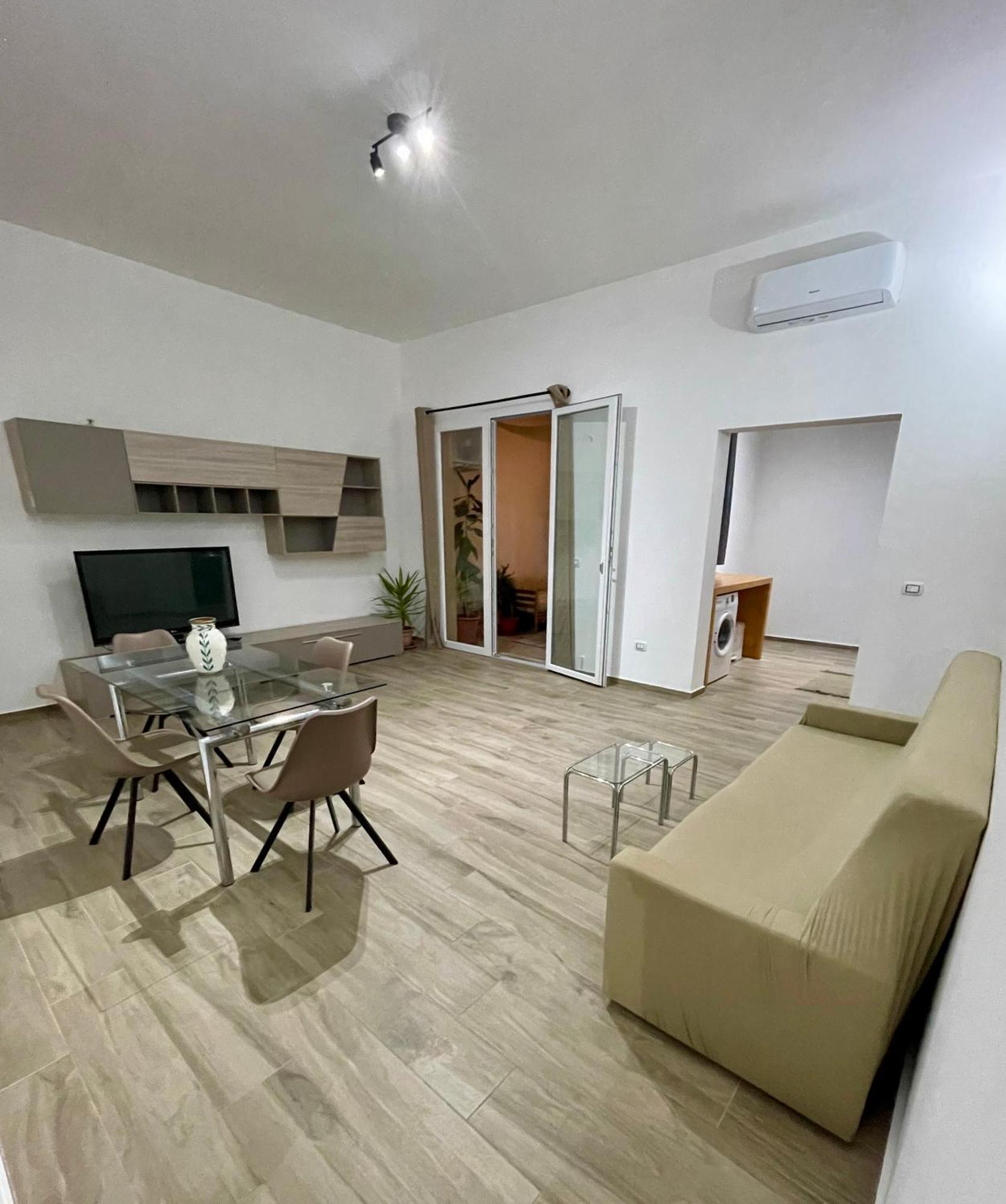 Cristina Home San Pietro Vernotico Buitenkant foto